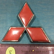 โลโก้​ มิตซู​ logo​ mitsubishi​ ตรา mitsubishi สีแดง​ ขอบเงิน​ แท้​