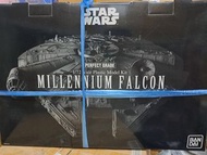 Bandai PG Star Wars Millennium Falcon 模型