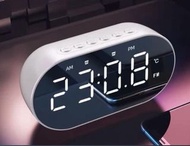 重低音充電床頭/檯頭電子時鐘鬧鐘藍芽喇叭 白色 Portable Bluetooth rechargeable Alarm Clock speaker white