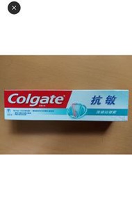 全新（未開封），高露潔抗敏強健琺瑯質牙膏，120g，2024年3月到期（見圖三），原價$44.9，清屋環保價：$20一支，$35兩支（平均$17.5一支），港鐵沿線交收Brand new (unope