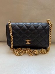 Chanel 香奈兒 芯片款 23S黑金羊皮山茶花WOC 可調節鏈條包 19cm