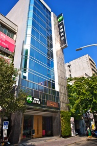 FX Hotel Kaohsiung Zhonghua Road Branch