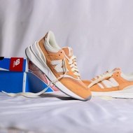 Sepatu Wanita New Balance 997R Orange/Cream Original