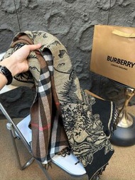 Burberry 格紋圍巾
