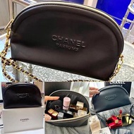 Chanel 黑色貝殼化妝袋/手袋