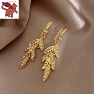 gold jewellery singapore 916 original womens leaf zircon earrings Korean version niche simple design temperament earrings hypoallergenic