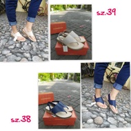 Connexion sandals