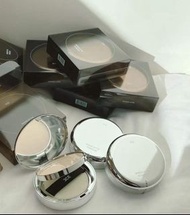 3ce銀殼粉餅  色號： CLEARLIGHT#淺米色 FAIR#象牙白 SOFT MEDIUM#自然米色