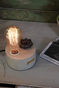 曙MUSE 圓盤手輪水泥桌燈 LED燈 鎢絲燈泡 擺飾