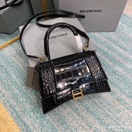 Zhendian HOURGLASS HOURGLASS HOURGLASS HOURGLASS Bag Crocodile Pattern in the Global Fashion Industr
