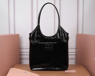 Miu Miu 經典亮面皮革托特包 黑色全新正品