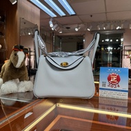 ✨持有正品正貨標籤公司✨ Hermes Lindy 26 聖杯藍金扣