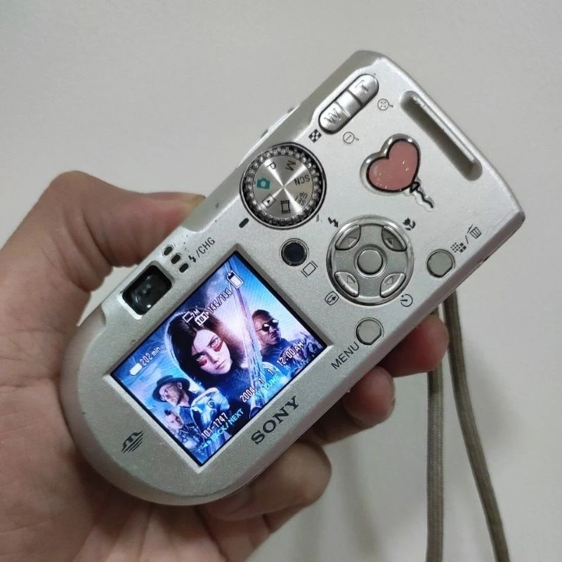 กล้องถ่ายรูป Sony Cyber-Shot DSC P150 (สินค้า มือ2 สภาพดี)