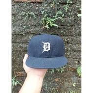 Vintage detroit tigers Hat Cap Size 7 1/2 Fitted Blue Baseball New Era 90s USA