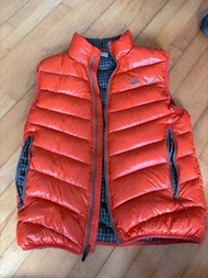 Nike 橙色羽絨背心