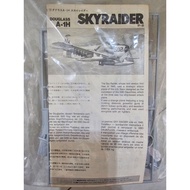 Fujimi 1/72 Douglass A-1H Skyraider (no box and decal)