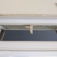 Jendela boven aluminium bahan caseman