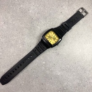 Qq vintage original second unisex watch