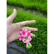 GANTUNGAN Daisy Bouquet Keychain