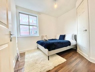 Town Centre Flat- Great for Contractors - Sleeps 4 - FREE Parking