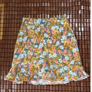 RELOVE 2HAND - FLOWER SKIRT SIZE S. 031