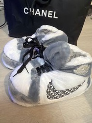 Dior x Air Jordan 1 拖鞋