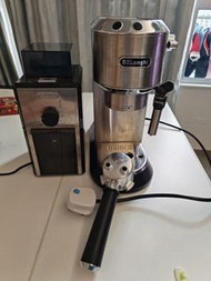 De'Longhi 意式咖啡機及磨豆機（半自動咖啡機）