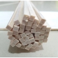 25pcs balsa stick 1.5mm x 1.5mm x 50cm balsa wood model