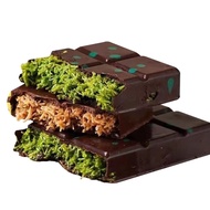 Dubai Chocolate - rich outer shell, crispy inner core, high-quality jam, Fix Dubai Chocolate, Tirol