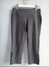 正品 NIKE 灰色黑邊 彈性 七分瑜珈褲/緊身褲 size: M