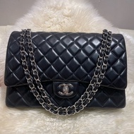 Chanel Maxi Jumbo 羊皮銀扣