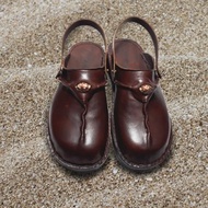 帶帶子的真皮鞋，2 合 1，可以穿高跟鞋和不帶帶子。