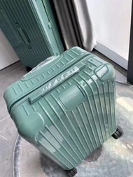 Rimowa 行李箱
