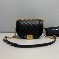 Chanel香奈兒 leboy黑金牛皮荔枝紋馬鞍包 芯片款
