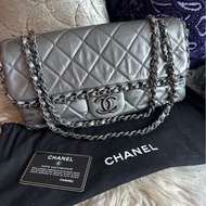 香奈兒包 翻蓋包 鏈條包 菱格cf 側背包  斜背包  銀色 復古感 皮革包 包包 皮革包 二手包 中古包 二手 chanel classic single flap silver calfskin 