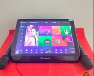2TB ，4合1，有混音功能國際版音王,2026歌庫系統，可youtube 。InAndOn 卡拉OK 點歌機，跟保用。全新4支無線咪,一年會員！