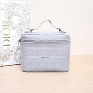 DIOR DiortravelVanity化妝包大號24灰色帆布銀扣2020肩背包