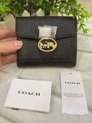 🇺🇸 COACH  🔥C4089  🌈10.7*9.5*2 💞💞新款浮雕馬車黑色皮革翻蓋短夾