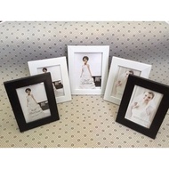White fashion photo frame, photo size 12x16,8cm, outer frame 17,5x22,4cm