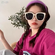 ☍✢Cermin mata hitam anti-UV terpolarisasi versi Korea wanita bergaya bersih merah dalam bingkai persegi putih muka besar