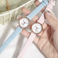 Stunning Small Women's Quartz Watch - Must-Have Fashion Accessory for Trendsetters