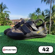 Five Ten Velcro 42 rock climbing shoes