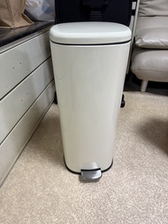 全新 米白色腳踏式垃圾桶 25L