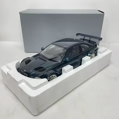 Minichamps Die-cast 1:18 Scale BMW M3 GTR Simulated Alloy Static Car Model