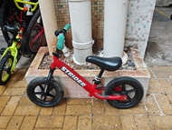 Strider 紅色平衡車