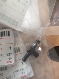 Isuzu 4JJ1 engine fuel injector return three-way hose is an original Japanese accessory air cleaner 