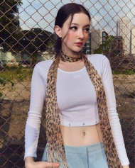 Vividvibe.co - Ketchup long sleeve top เสื้อครอปแขนยาวปักหมุดเงิน