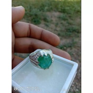 Cincin Batu Zamrud