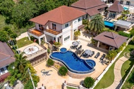 วิลลา 5 ห้องนอน 3 ห้องน้ำส่วนตัว ขนาด 220 ตร.ม. – ชายหาดหัวหิน (Five Bedroom Pool Villa Close To Tow