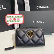 全新真品 CHANEL 香奈兒 23S新款 黑/桃紅色 菱格黑金 立體愛心 拉鍊零錢包卡夾 卡包 AP3294